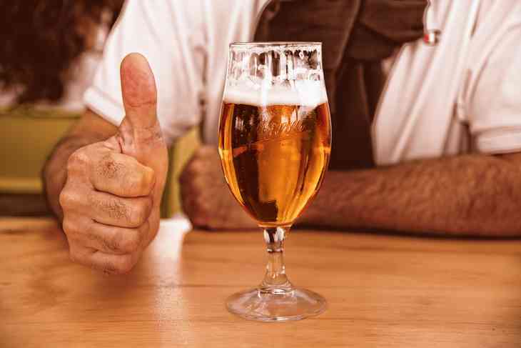 Alkoholiker – Wie du Anzeichen erkennen kannst!