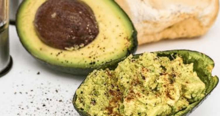 Avocado innen braun? Wirf überreife Avocados nicht weg!