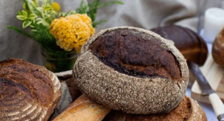 So kannst du Brot aufbewahren und länger frisch halten!