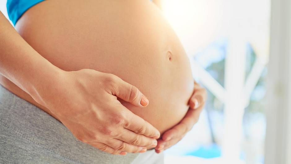 Haare färben in der Stillzeit – schlecht für das Baby?