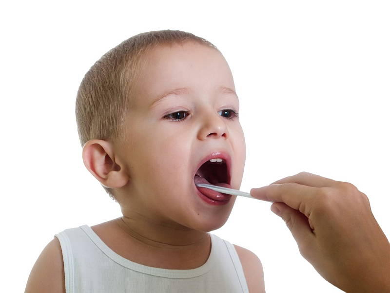 Halsschmerzen bei Kindern – das hilft garantiert!