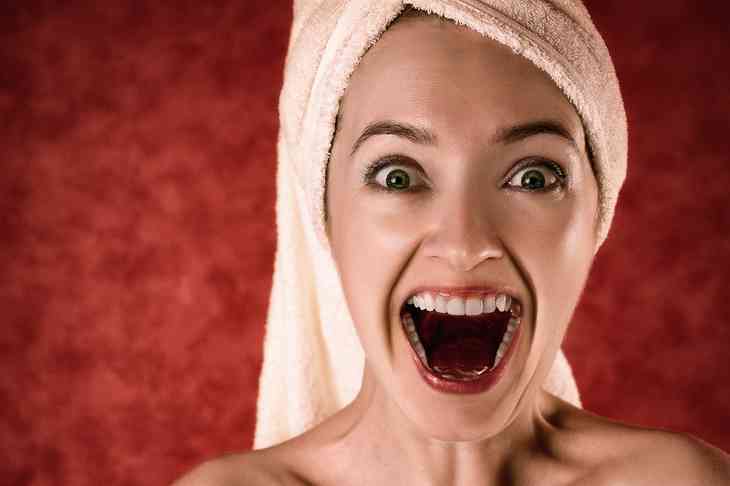Komischer Geschmack im Mund – Ursachen und Behandlungen